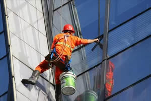 郴州蜘蛛人幕墙清洗